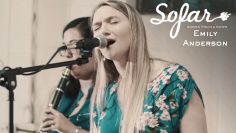 Emily Anderson – Hold Me | Sofar Seattle