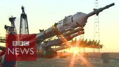 Space rocket: Up close & personal (360 video) – BBC News