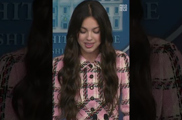 WATCH: Pop star Olivia Rodrigo makes appearance at White House press briefing #Shorts